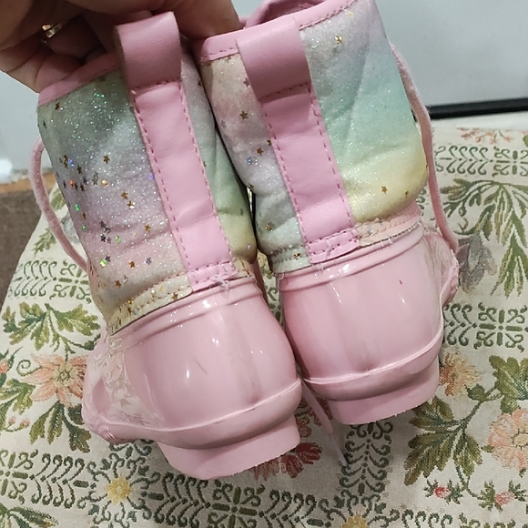 Source Unknown Pink and Rainbow Kids Boots - Picture 3 of 6